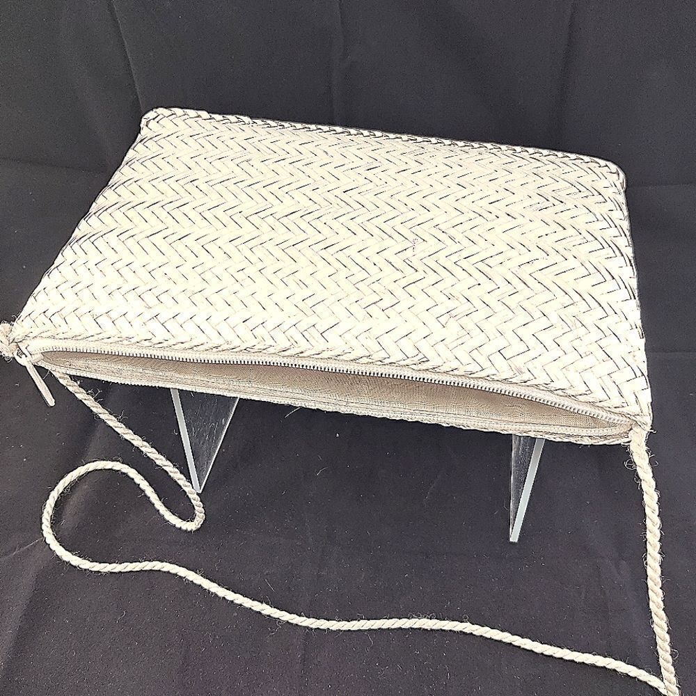 Vintage Lord & Taylor Woven Straw Crossbody Bag – Minimal Summer Clutch - Picture 2 of 14